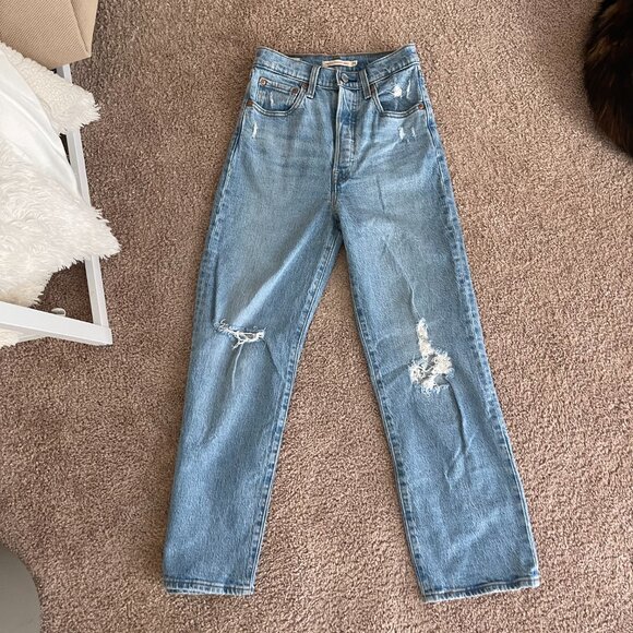 Levi's Light Blue Distressed Ribcage Straight Ankle Jeans Size 24 - Picture 1 of 4